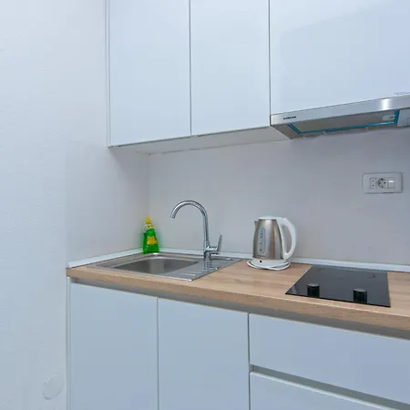 Kata Apartment *